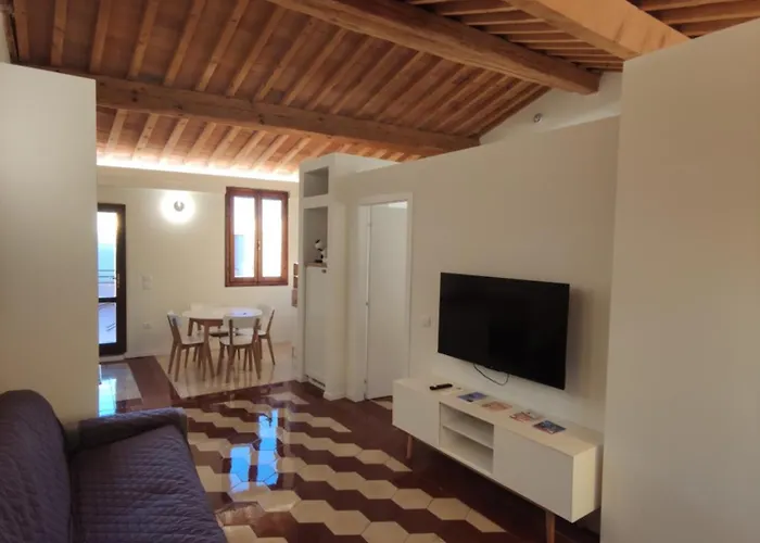 La Grande Terrazza, Centro Borgo 아파트 *